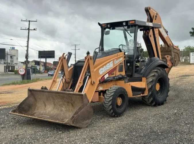 Retroescavadeira Case 580N