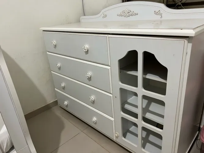 Berço e cômoda