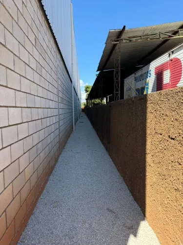 Galpão Logístico, Industrial e Comercial novo com 3.100m², Pé direito de 7 mts, 2 docas, t