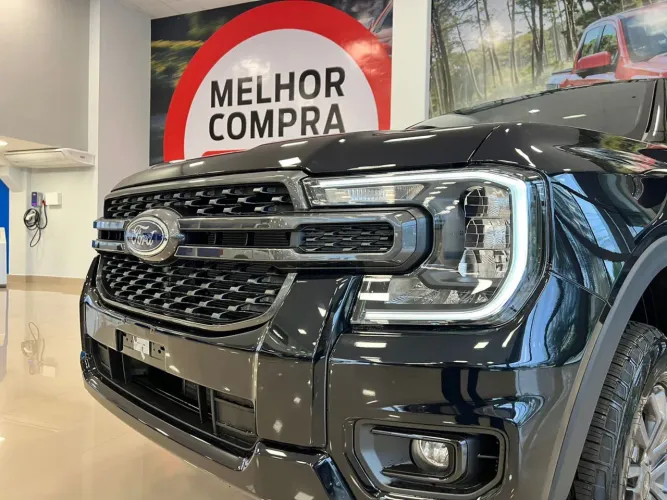 Ford Ranger Black 2.0 4X2 CD TB Diesel Aut. 2027