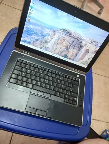 Notebook Dell latitude usado