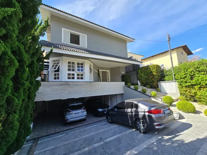 Linda casa para locação no Alphaville Residencial 3 em Santana de Parnaiba - SP.
