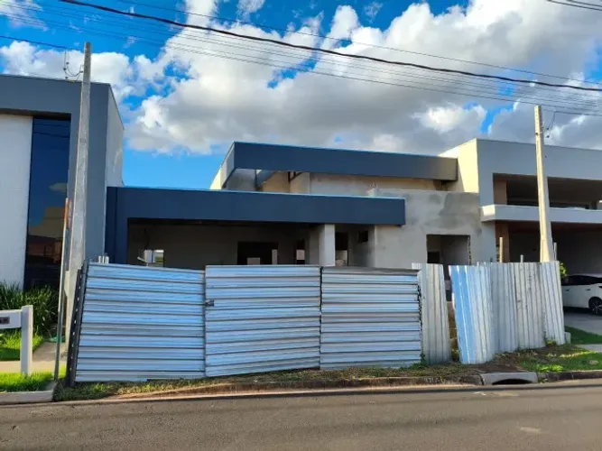Casa em construção em Mirassol - Condomínio