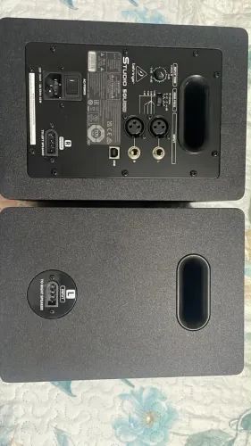 Monitor de áudio Beringer 50 USB