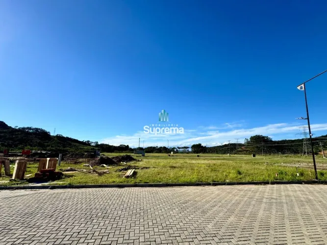 TERRENO COMERCIAL NO RIO DO MEIO