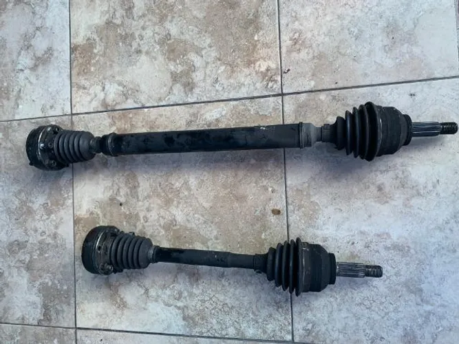 Semi eixo completo vw fox 1,0 original cada lado 150 reais