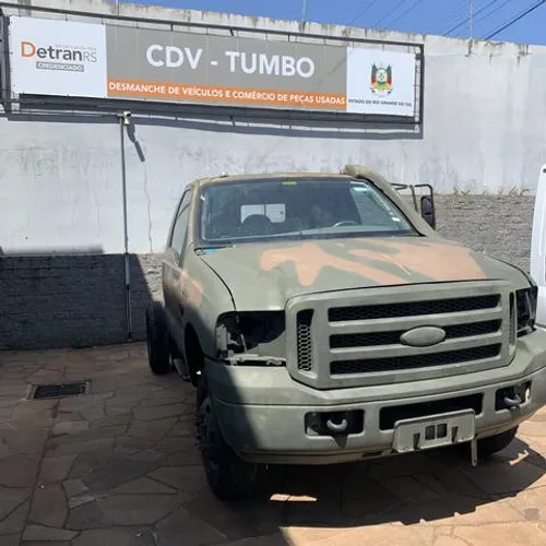 Sucata de f4000 4x4 cummins 2015 pra retirar peças