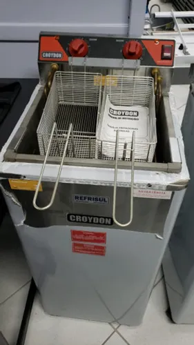 Fritadeira croydon agua e oleo 8000w FA28 (nova) Alecs