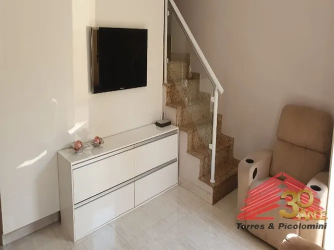 Imperdível casa à venda em São Paulo-SP, Tatuapé: 2 quartos, 1 suíte, 4 banheiros, 1 vaga,