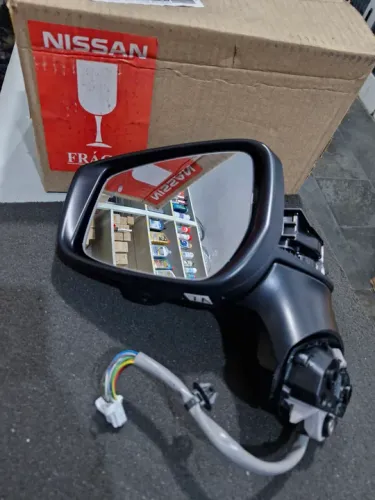 Retrovisor Nissan Kicks 2022 a 2024 Eletrico com camera Sem Capa original.