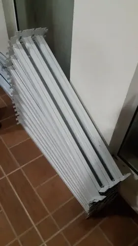 Barra ou Régua Brancas com 85cm para ganchos de gôndolas de aço tipo Amapá !!!