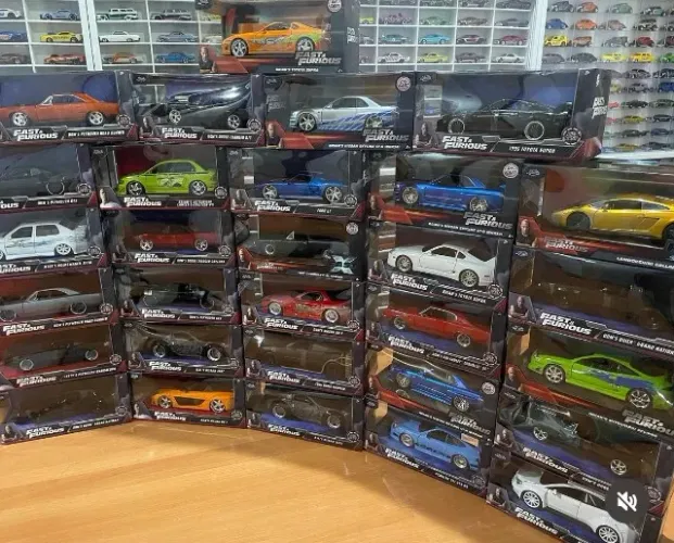 Miniaturas Velozes e Furiosos escala 1/24 Jada Toys