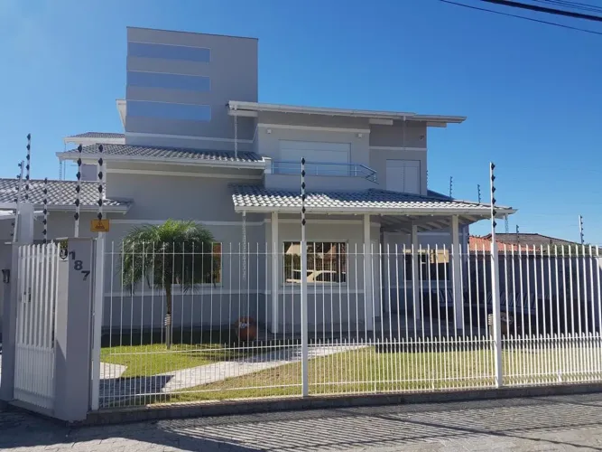 Casa Alto padrão em Biguaçu!!!