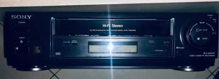 Vendo Vídeo Cassete Sony 4 cabeças Digital.