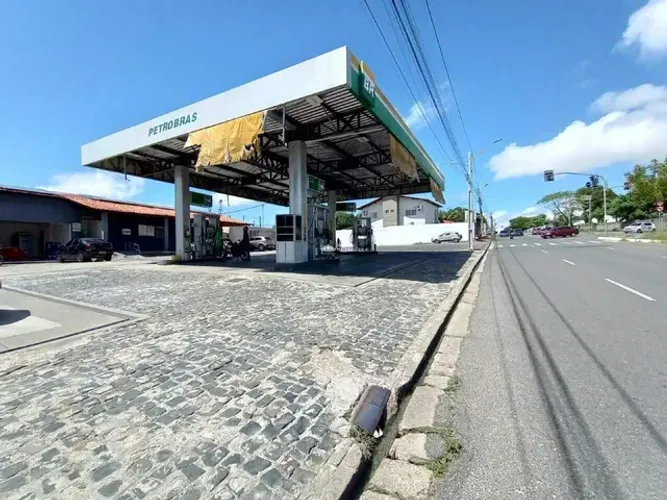 AV. INDUSTRIAL GIL MARTINS - BAIRRO: TRÊS ANDARES