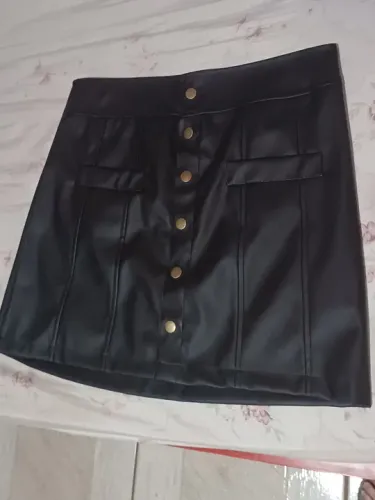 Saia de Couro Sintético Preta M