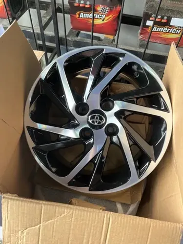 Roda Toyota aro 15 Black diamantada. 