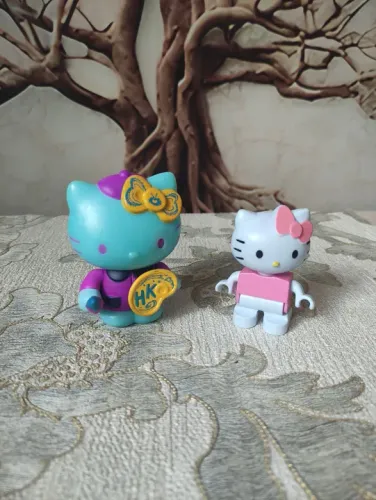 Miniaturas da Hello Kitty - Charme em dobro para sua coleção!