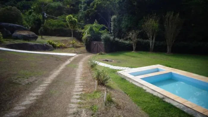 Sítio a poucos minutos da Posse, 18.000m² com 2 casas 
