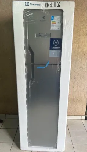 Geladeira 400 litros top freezer espaçoso inox