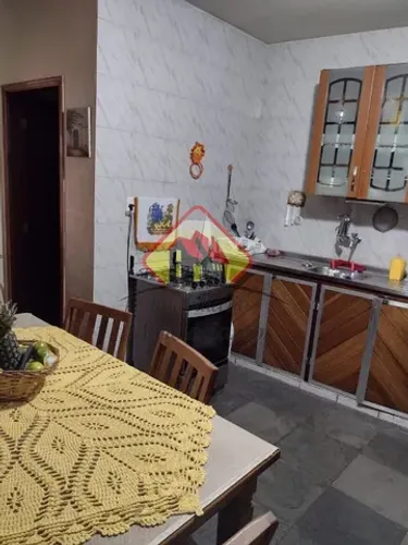Vende se Sobrado na Melhor localização da Vila São José em Taubaté, de 370 por 300 mil rea
