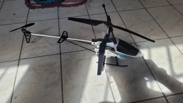 Helicóptero de brinquedo/ Modelo 