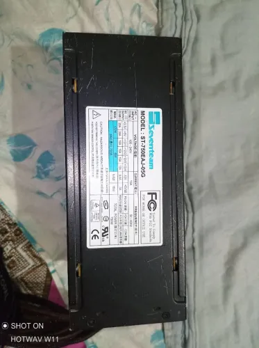 Fonte Seventeam 750 watts.