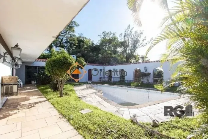 Imobiliária Orientta ALUGA Casa 3 dormitórios, sendo 1 suítes e 3 vagas