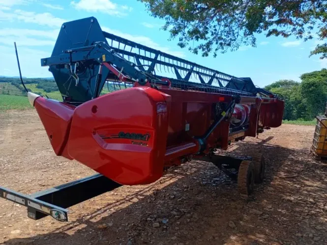 Colheitadeira Case IH 4150 - 2023 - Com Plataforma 25 Pés + Carretinha