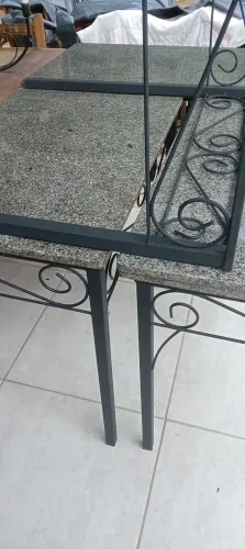 Mesa de ferro tampo em Granito