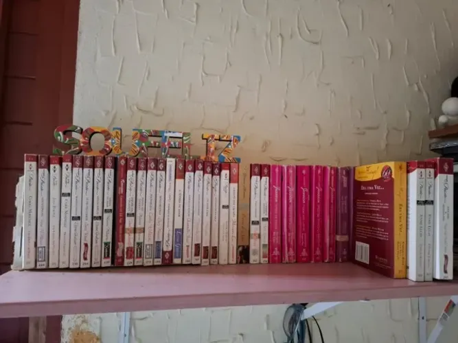 Romances Harlequim Books - complete sua coleção