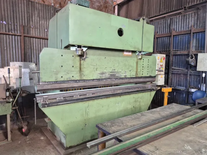 Prensa dobradeira Fermasa 120 ton