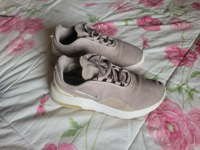 Tênis Nike n. 35