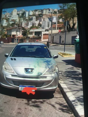 Peugeot 207 XR 1.4 Flex 8V 5P 2013