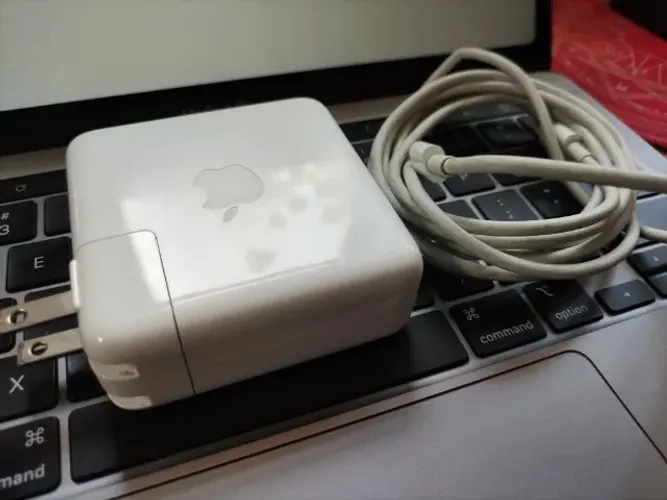Fonte Original A1947 Macbook Pro M1/m2 Pro Cor Branco - usb-c
