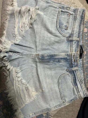 Short jeans