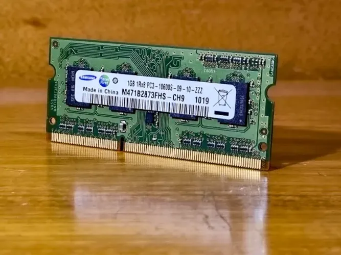 Memória RAM Samsung 1GB DDR3 1333MHz para Notebook