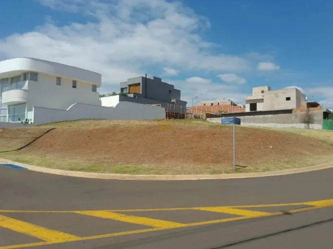 Terreno de Esquina 393m² - Condomínio Damha 2 - Piracicaba - SP