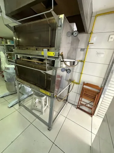 Forno Industrial a Gás - Equipamento para Padaria/Restaurante