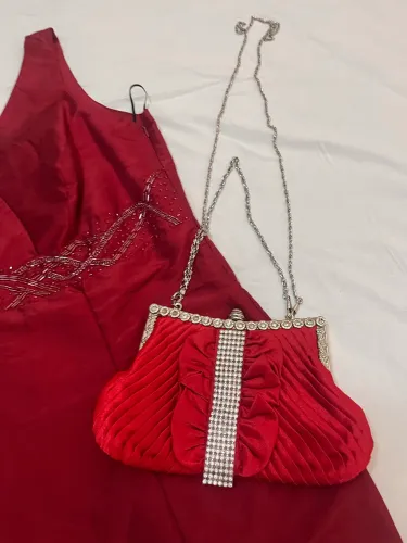 Bolsas femininas marcas arezzo, couro fino e outras.