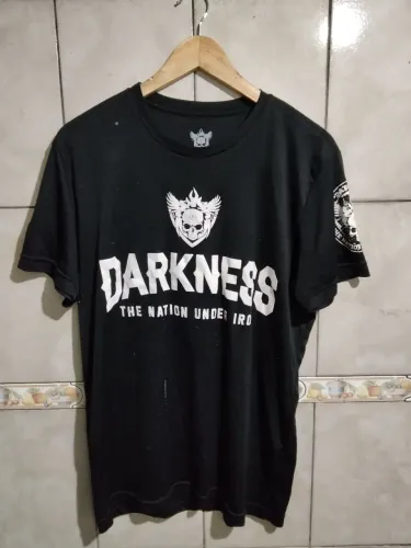 Camiseta Darkness - Estilo Rocker/Metal original 