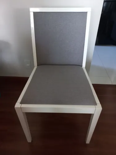Cadeira de Jantar Moderna com Design Elegante