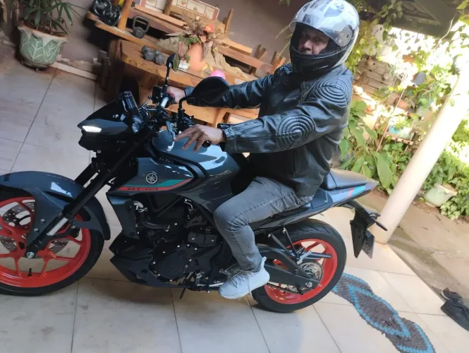 Vendo mt03 muito conservada 