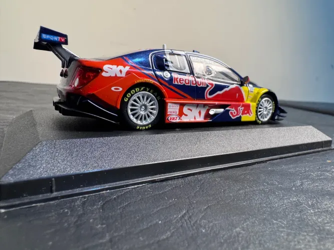 Stock Car Chevrolet Sonic Cacá Bueno 2012 Red Bull Racing 03