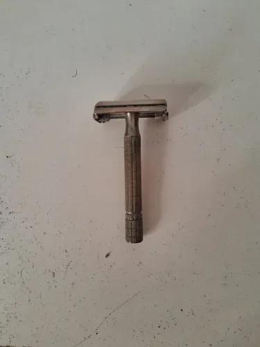 Aparelho de Barbear Articulado.