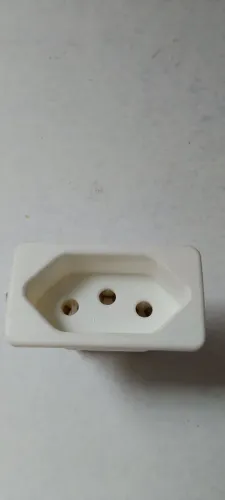 Módulo de tomada para painel 10A 2P+T branco 