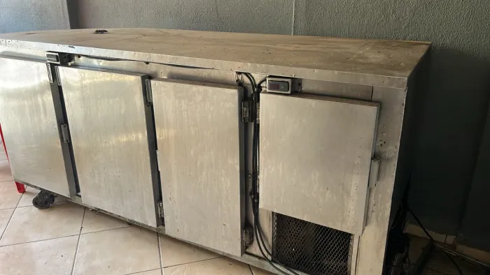 Frezzer balcão refrigerado 