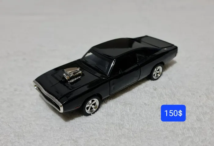 Carrinho miniatura Dodge Charger Velozes e Furiosos