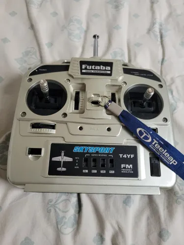 Controle Remoto Futaba Skysport T4YF FM