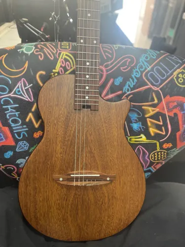 Violão Giannini Stage naylon Semi Sólido elétrico Sucupira 